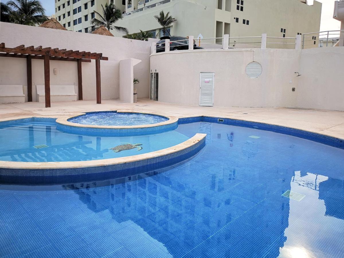 Villa Aurora Beautiful Beachfront Apartment Cancún Exteriör bild